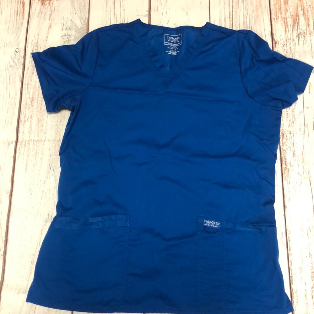 Cherokee scrub top